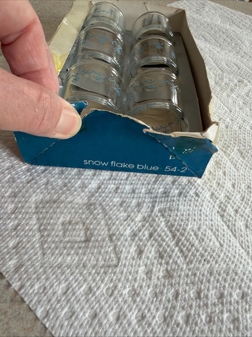 Pyrex set six